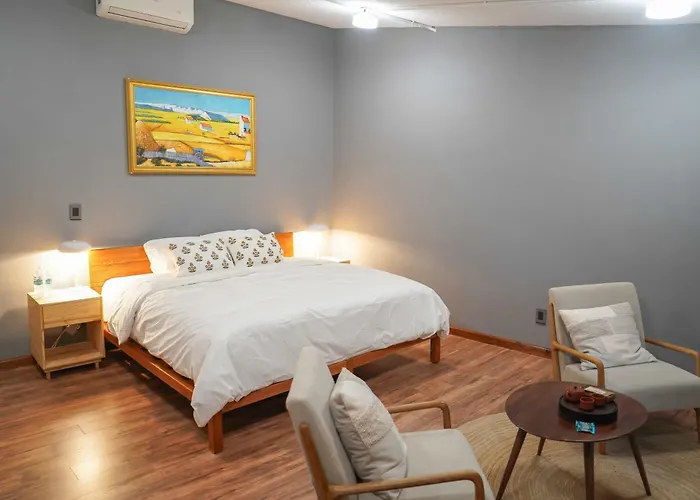 Pure Hotel *